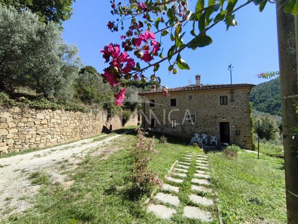 casa indipendente in vendita a Vinci