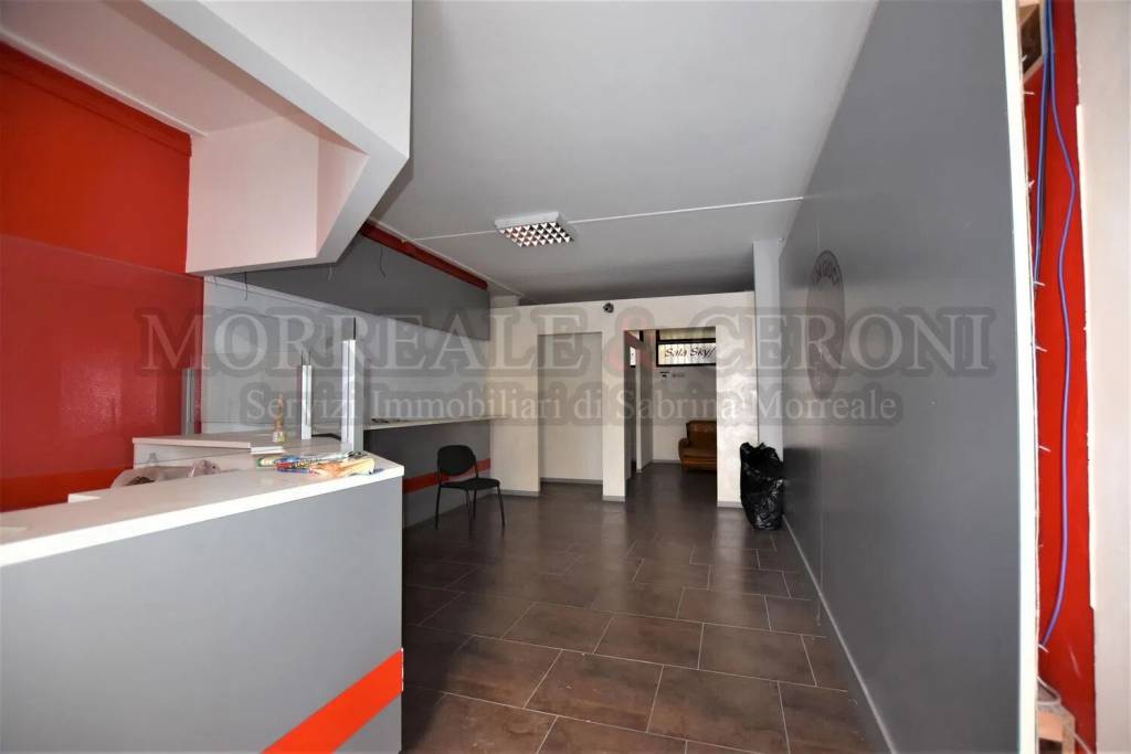 negozio in vendita a Vinci in zona Sovigliana