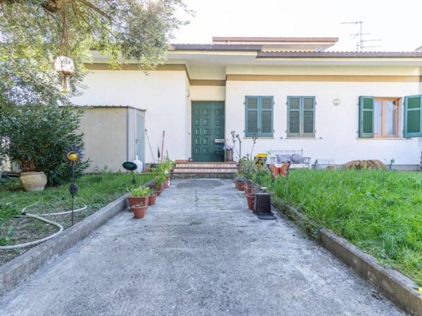 appartamento in vendita a Vinci in zona Toiano