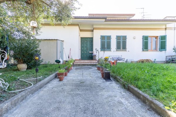 appartamento in vendita a Vinci in zona Toiano