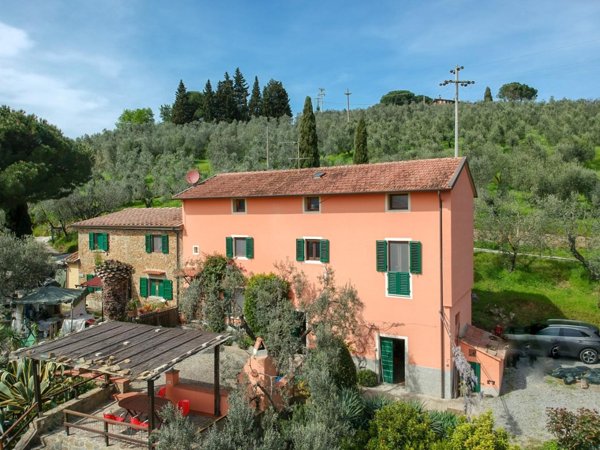 casale in vendita a Vinci