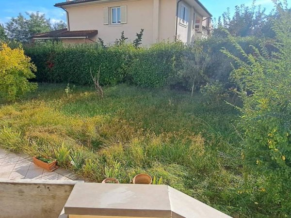 casa indipendente in vendita a Vinci