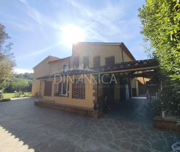 casa indipendente in vendita a Vinci