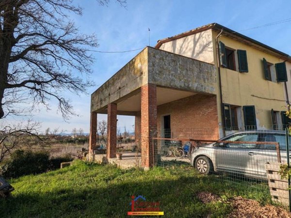 casa indipendente in vendita a Vinci in zona San Pantaleo