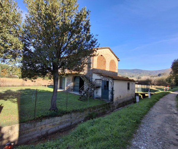 casale in vendita a Vinci