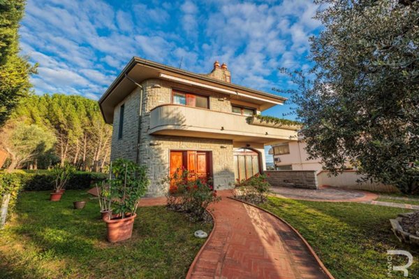 casa indipendente in vendita a Vinci