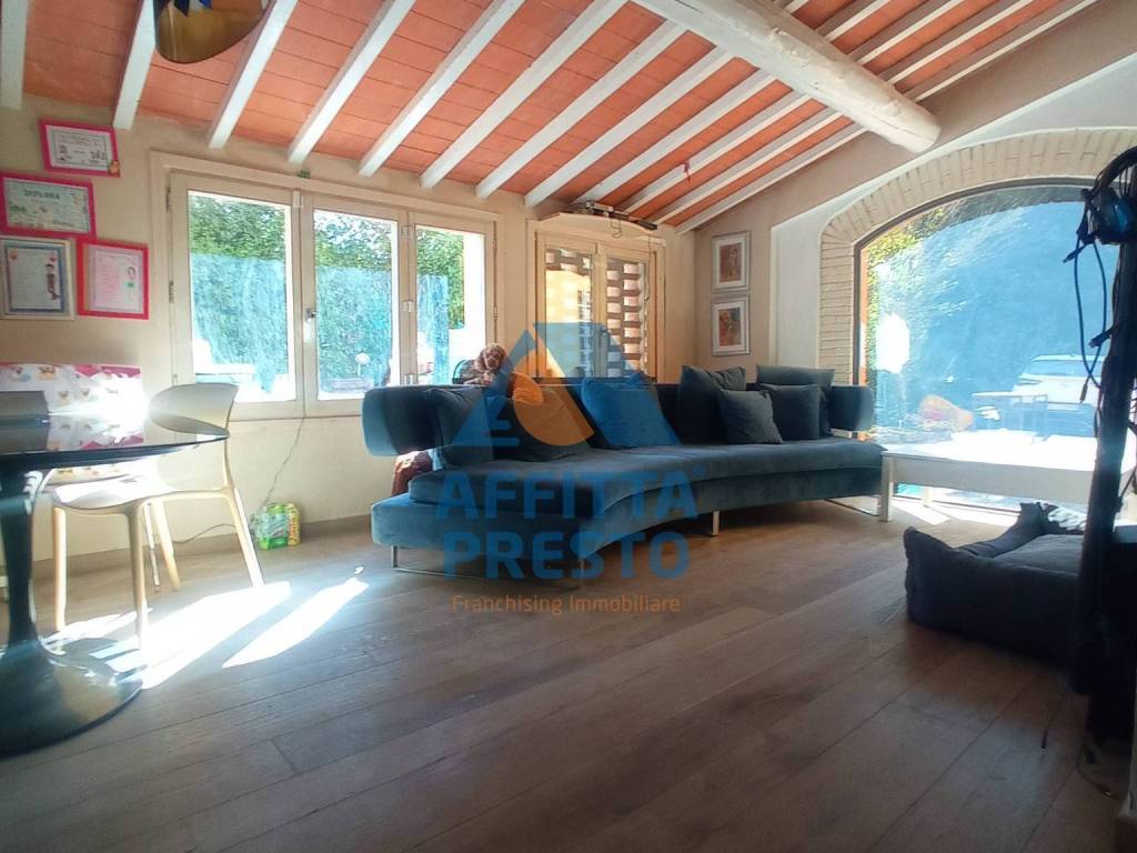 casa indipendente in vendita a Vinci