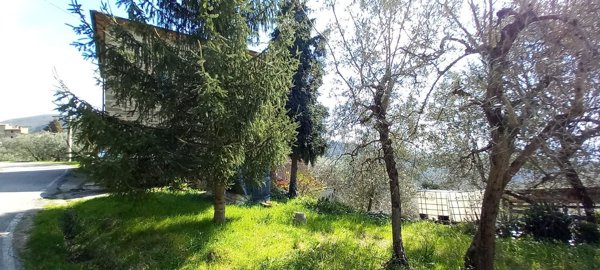 casa indipendente in vendita a Vinci