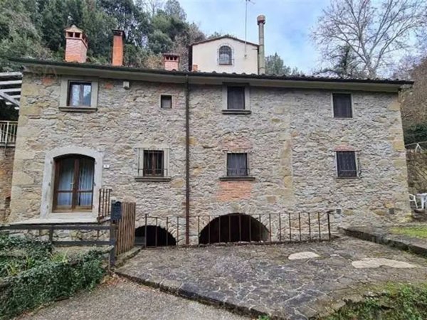 casa indipendente in vendita a Vinci