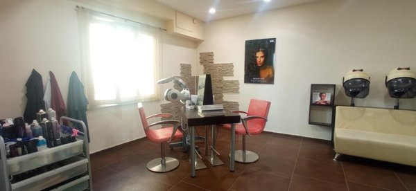 locale commerciale in vendita a Vinci