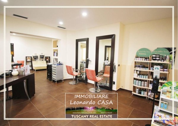 locale commerciale in vendita a Vinci