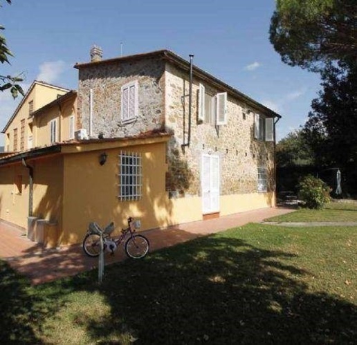 casa indipendente in vendita a Vinci