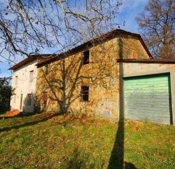 casale in vendita a Vinci