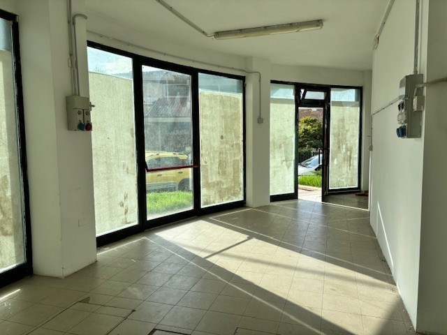 negozio in vendita a Vinci in zona Sovigliana