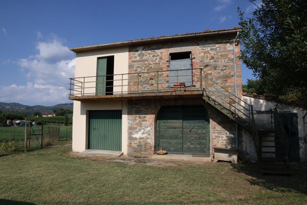 casa indipendente in vendita a Vinci