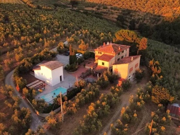 casa indipendente in vendita a Vinci