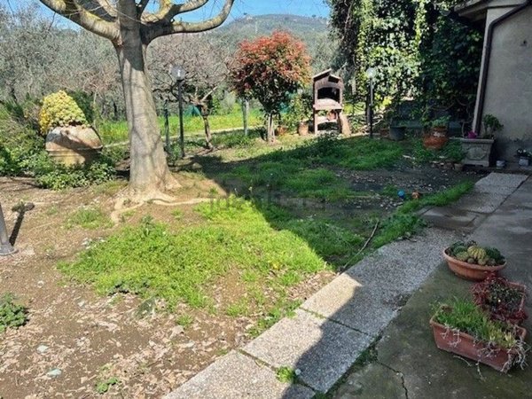 casa indipendente in vendita a Vinci