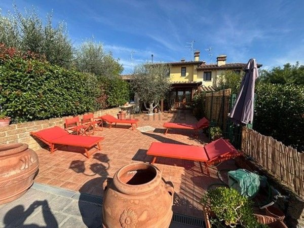 casa indipendente in vendita a Vinci