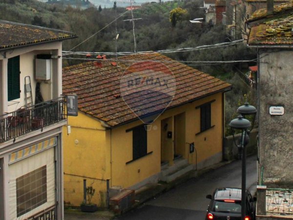 appartamento in vendita a Vinci in zona Vitolini