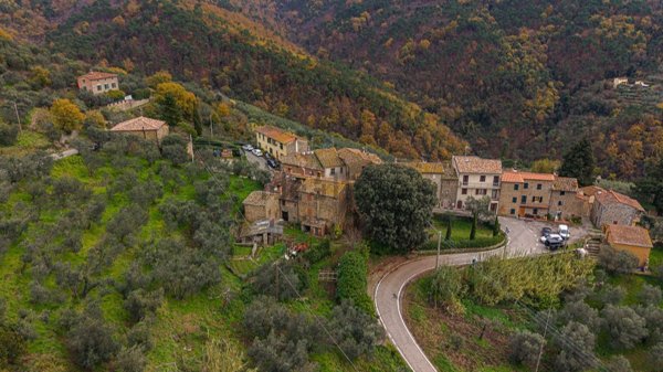 casa indipendente in vendita a Vinci