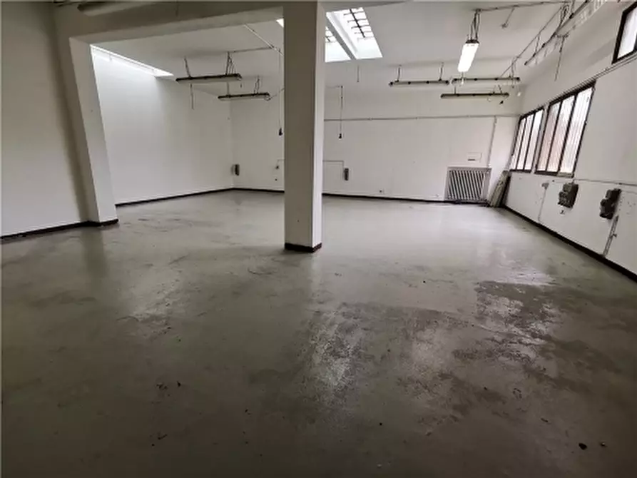 negozio in vendita a Vinci in zona Sovigliana