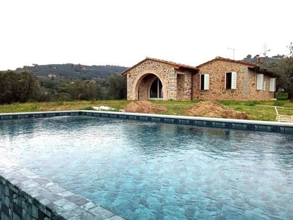 casa indipendente in vendita a Vinci