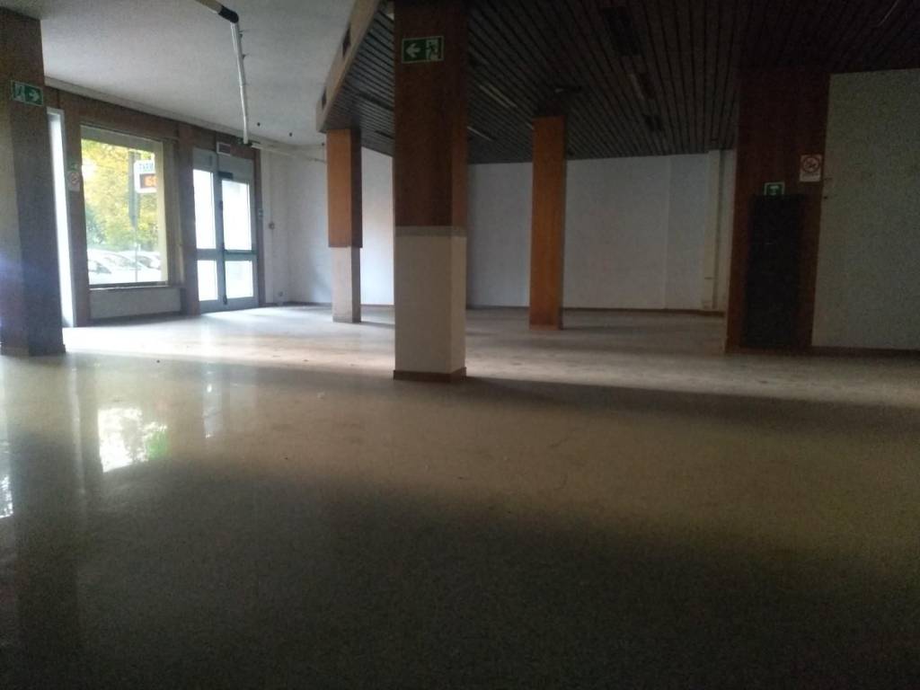 negozio in vendita a Vinci in zona Sovigliana