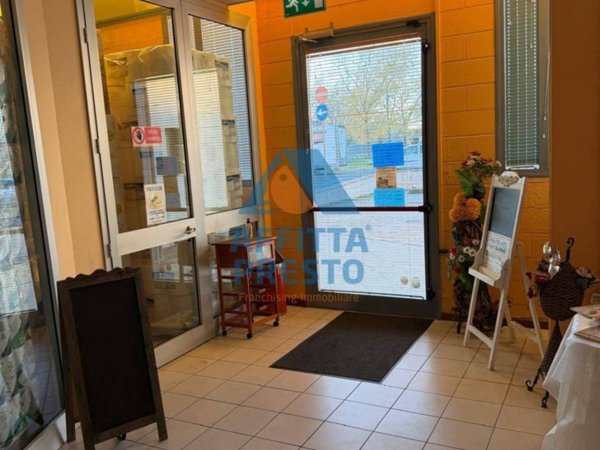 negozio in vendita a Vinci in zona Sovigliana