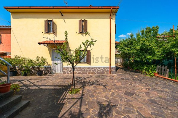 casa indipendente in vendita a Vinci