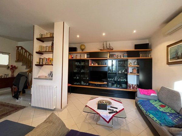 casa indipendente in vendita a Vinci in zona Sovigliana