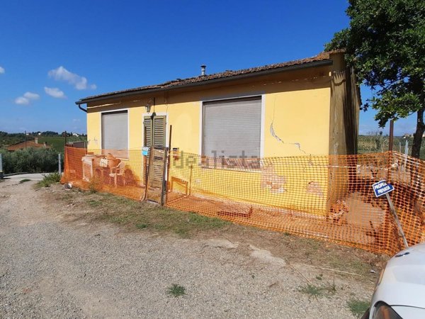 casa indipendente in vendita a Vinci in zona Sant'Ansano