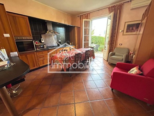 casa indipendente in vendita a Vinci in zona Sovigliana