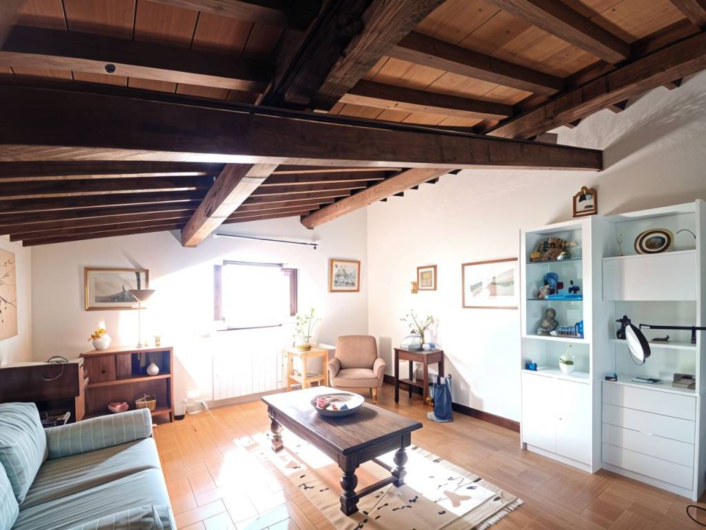 casa indipendente in vendita a Vinci