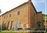 casa indipendente in vendita a Vinci