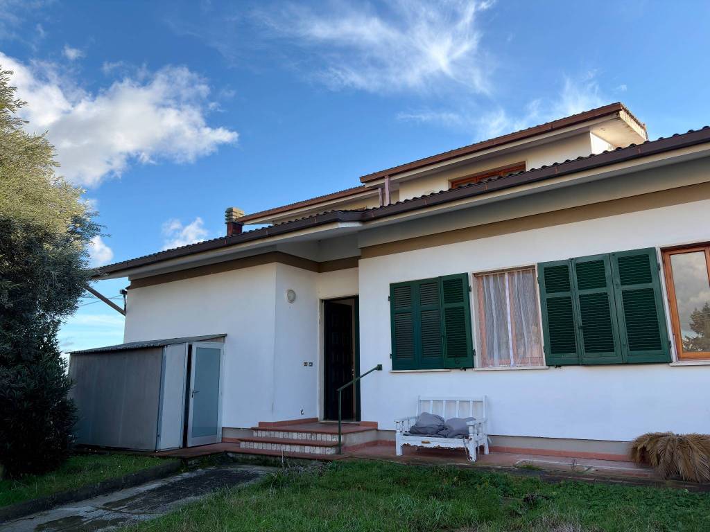 appartamento in vendita a Vinci in zona Toiano