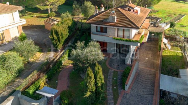 casa indipendente in vendita a Vinci