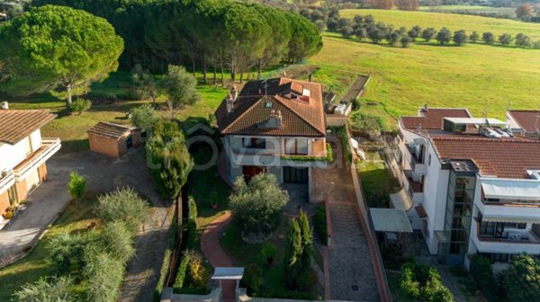 casa indipendente in vendita a Vinci