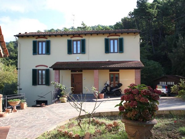 casa indipendente in vendita a Vinci