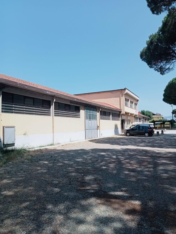 capannone in vendita a Vinci