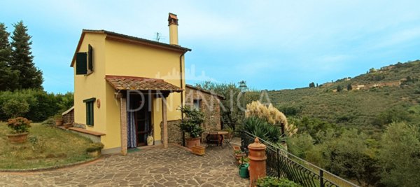 casa indipendente in vendita a Vinci