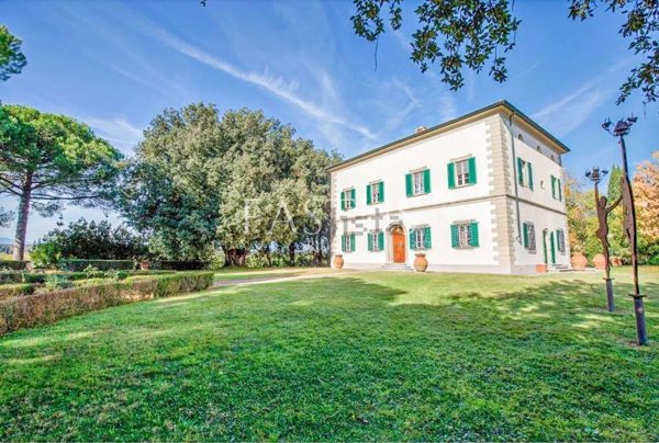 casa indipendente in vendita a Vinci