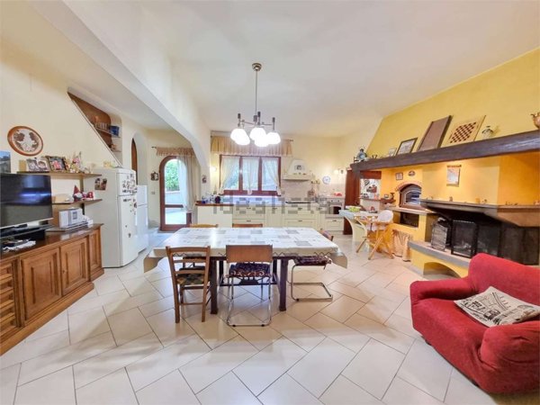 casa indipendente in vendita a Vinci in zona Sovigliana