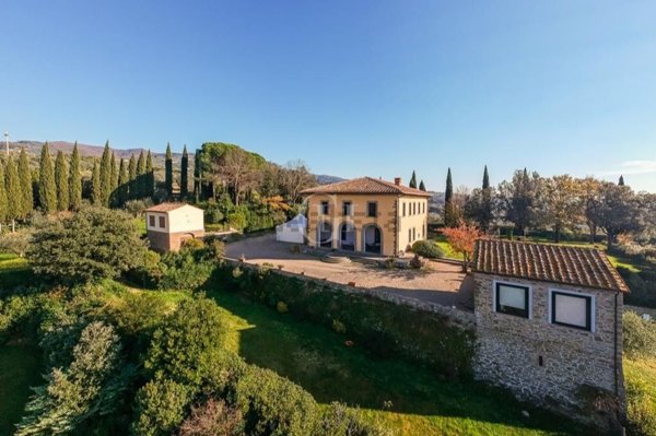 casa indipendente in vendita a Vinci