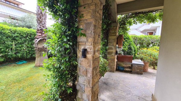 casa indipendente in vendita a Vinci