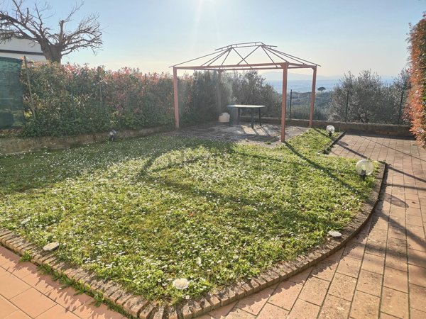 casa indipendente in vendita a Vinci in zona Vitolini