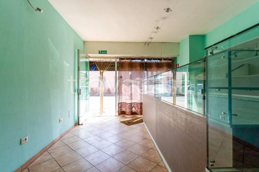 negozio in vendita a Vinci in zona Sovigliana