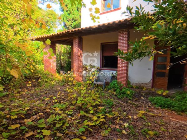 casa indipendente in vendita a Vinci in zona San Pantaleo