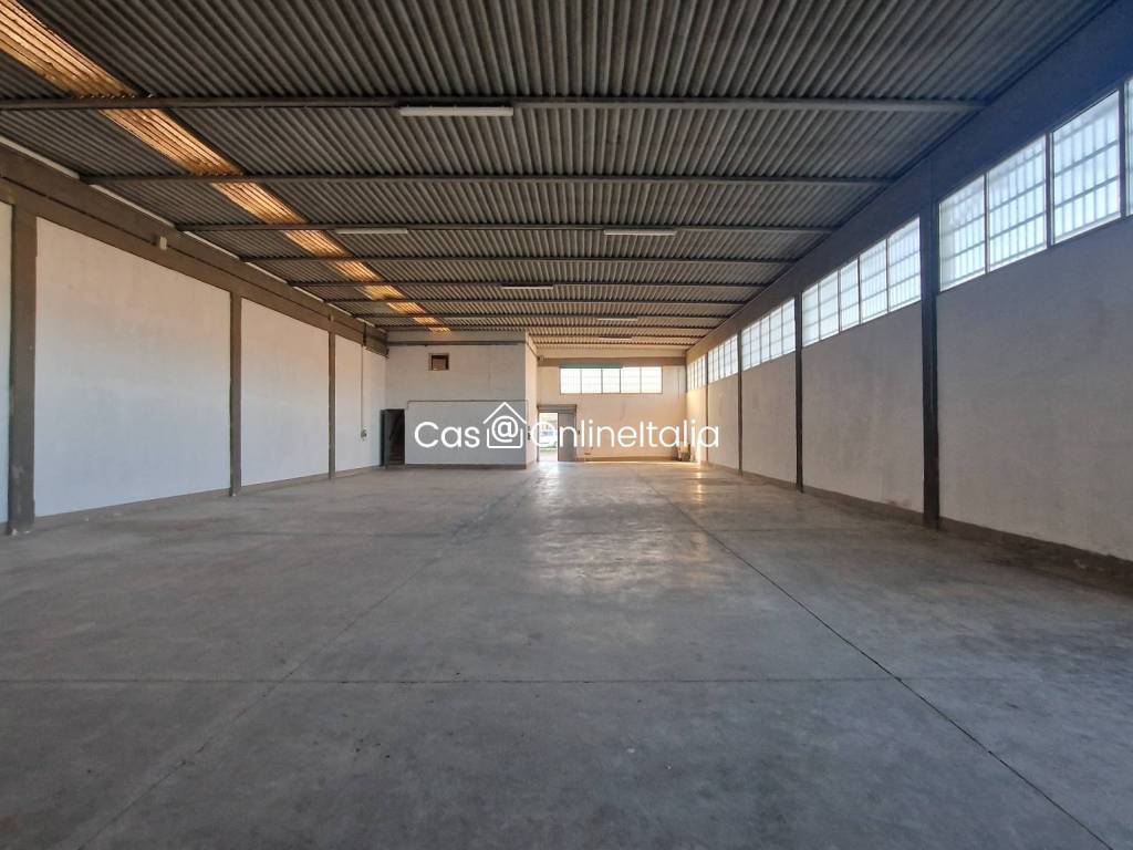 locale commerciale in vendita a Vinci in zona Sovigliana