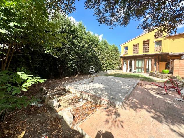 casa indipendente in vendita a Vinci