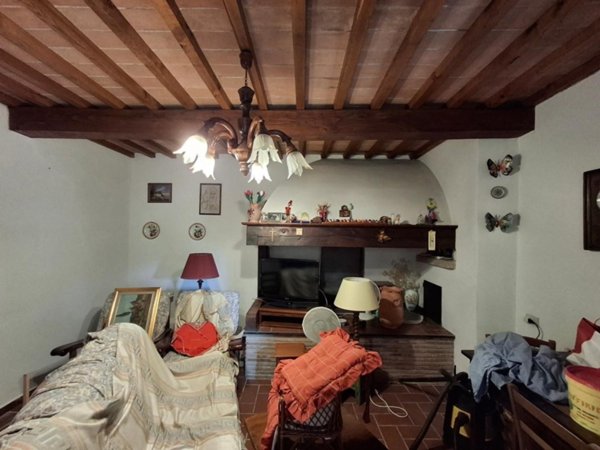 casa indipendente in vendita a Vinci